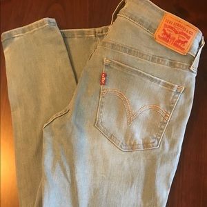 Levi’s 535 Super Skinny Jeans.